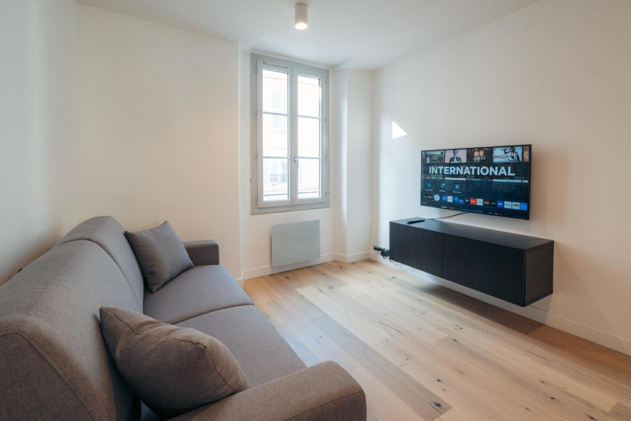 A Modern Flat In The Center Of Fontainebleau 아파트 외부 사진